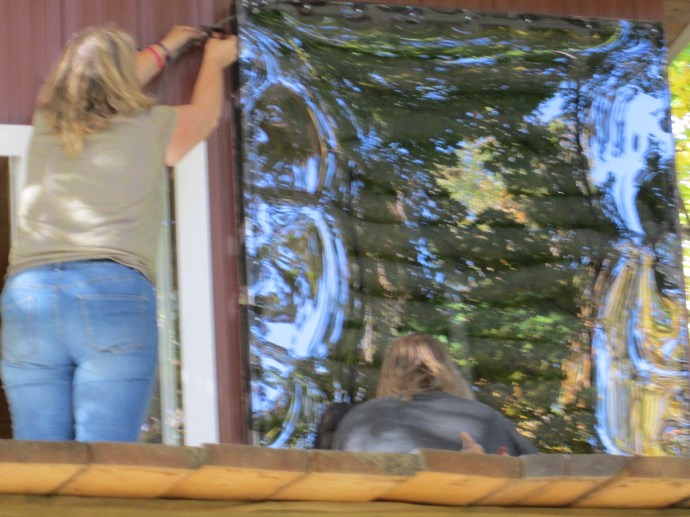 Adjusting the screws