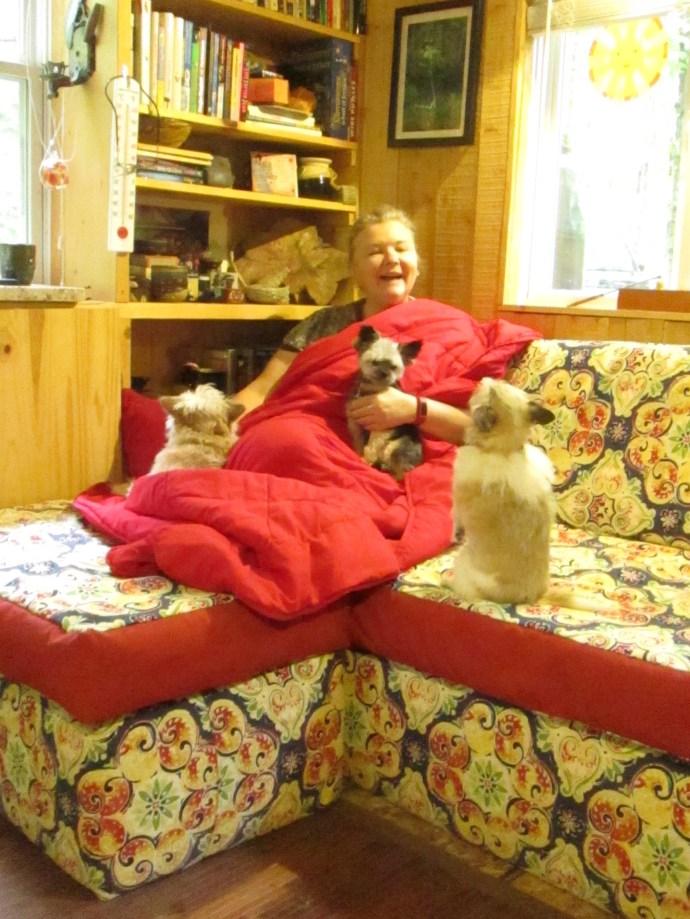 Minnie always does this gopher thing.  Cute isn't she?  